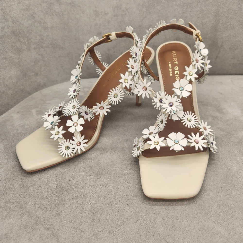Kurt Geiger Heeled Sandals 9.5 White Leather Flower 3D Rhinestone Bridal New$240 - Picture 8 of 16